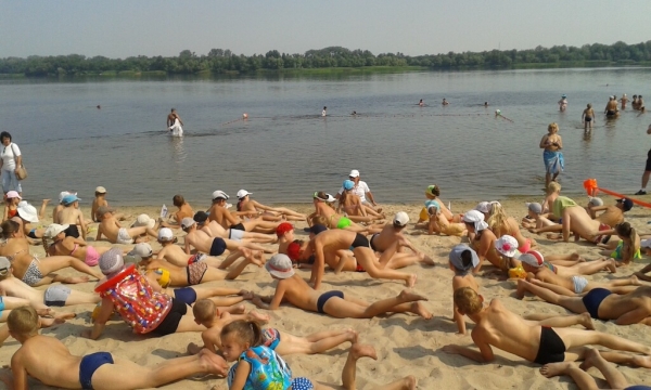 У Дніпродзержинську «Спорт для всіх» розпочав захід «Я вмію плавати»
