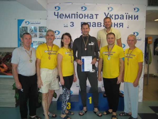 26 медалей - заслуги рівненських плавців у Чернігові