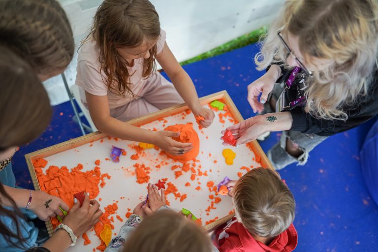 Активна Країна