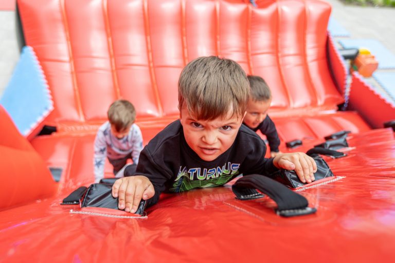 Активна Країна