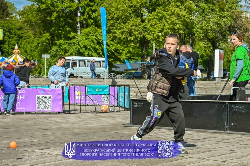 DSC 3760FB
