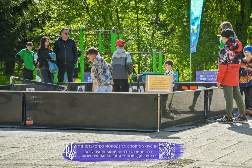 DSC 3883FB