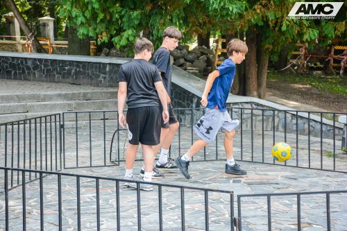 6806